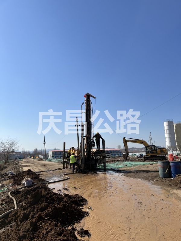 路面壓漿施工：提升道路質(zhì)量，改善交通環(huán)境！